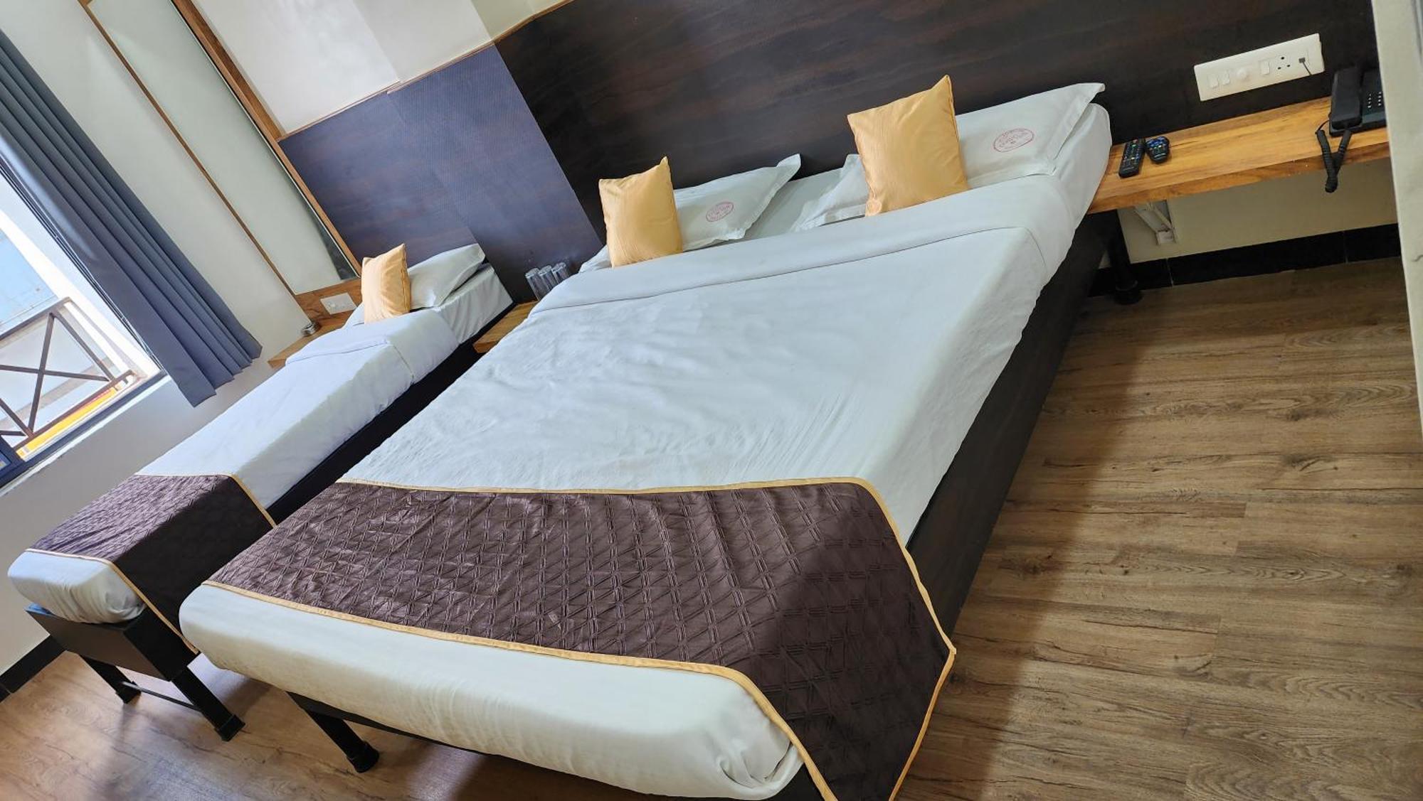 Hotel Ellora Park Pune