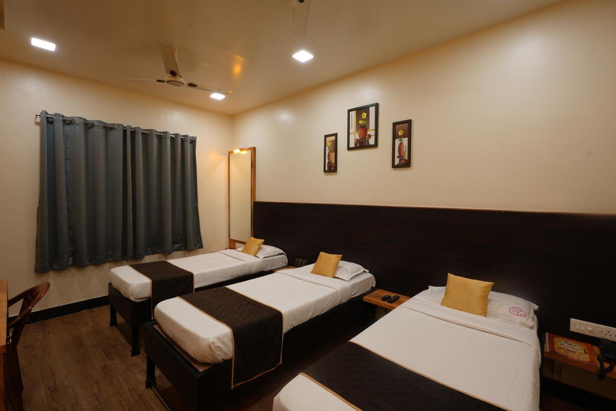 Ellora Park 3*